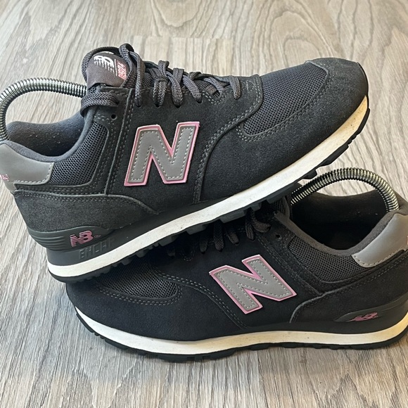New Balance Shoes - New Balance Classic 574 Women’s Sneaker Size 8